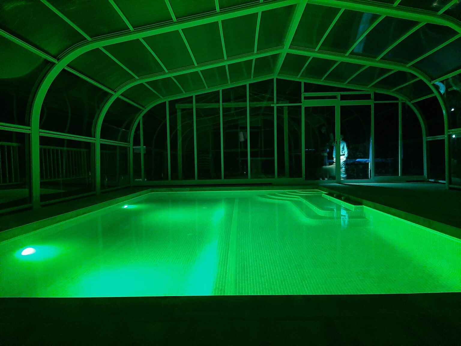Piscinas de obra con sistemas de iluminación LED
