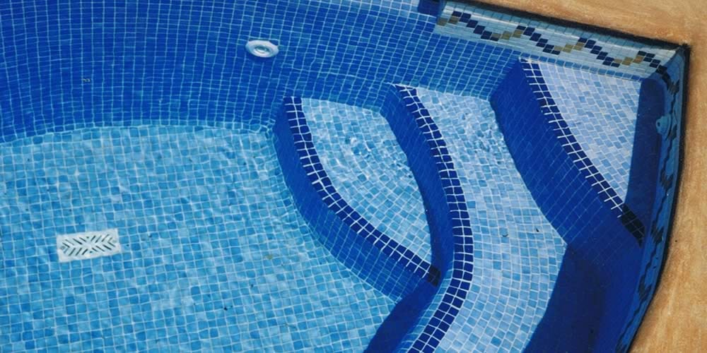 Piscinas de obra que convierten patios en oasis